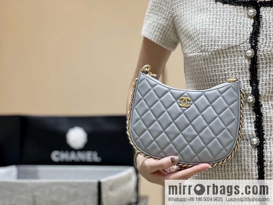 CHANEL 23B autumn and winter trailer series hobo armpit bag AS4378