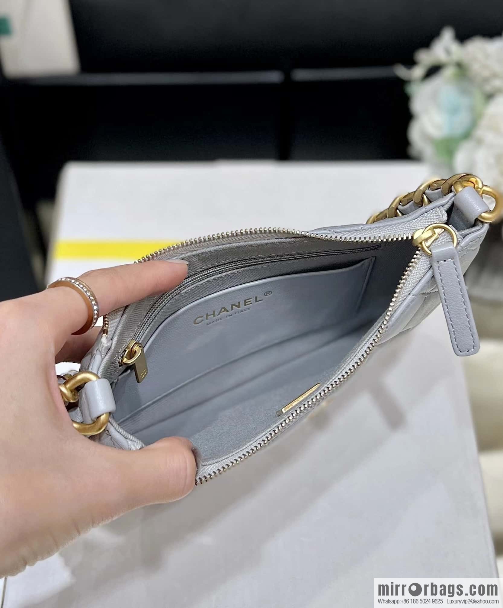 CHANEL 23B autumn and winter trailer series hobo armpit bag AS4378