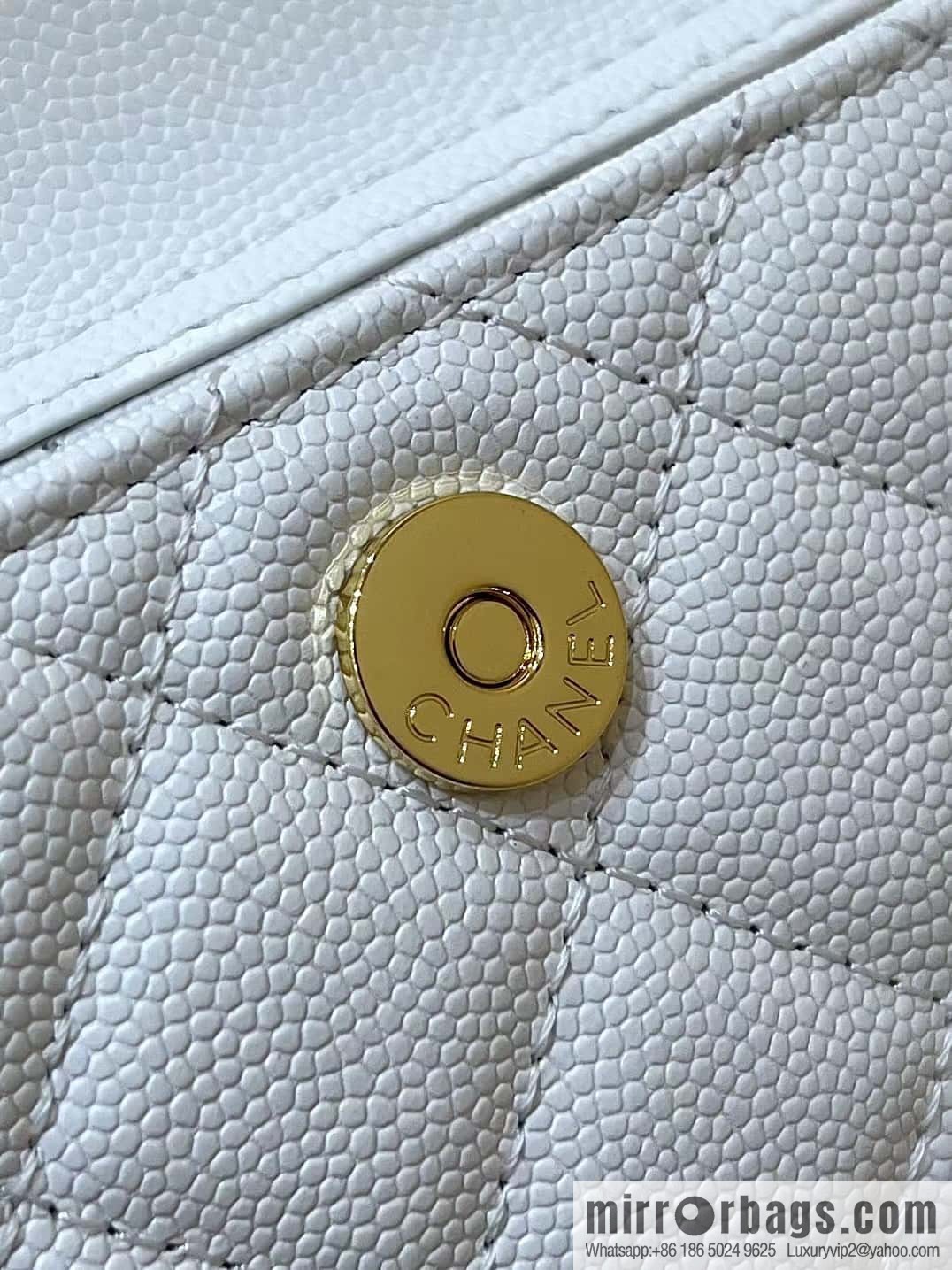 CHANEL 23B autumn and winter trailer series, lychee leather hula hoop AP3467 white
