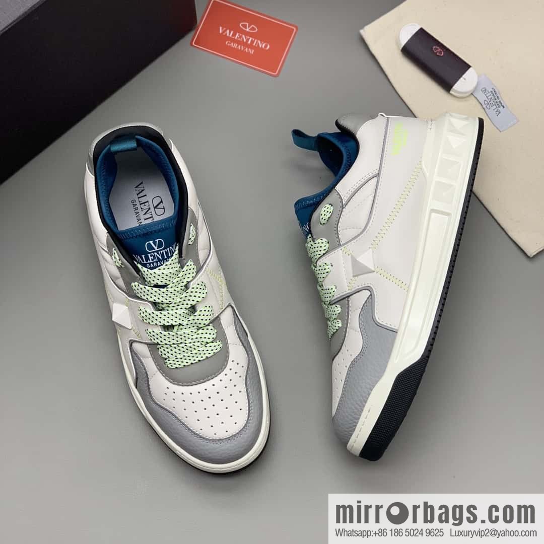 VALENTINO Valentino, cowhide, large rivets VLTN screen-printed logo, couple's low-top sneakers