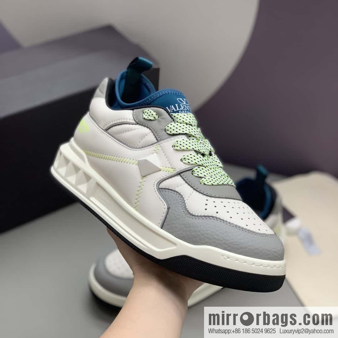 VALENTINO Valentino, cowhide, large rivets VLTN screen-printed logo, couple's low-top sneakers