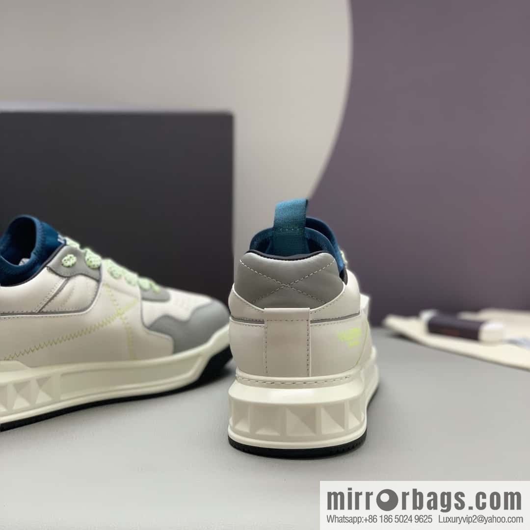VALENTINO Valentino, cowhide, large rivets VLTN screen-printed logo, couple's low-top sneakers
