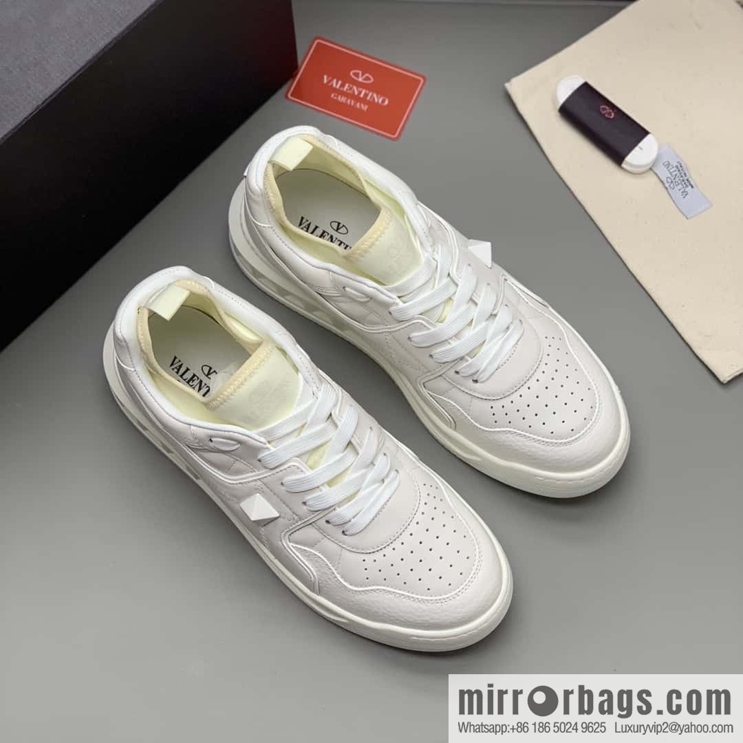 VALENTINO Valentino, cowhide, large rivets VLTN screen-printed logo, couple's low-top sneakers