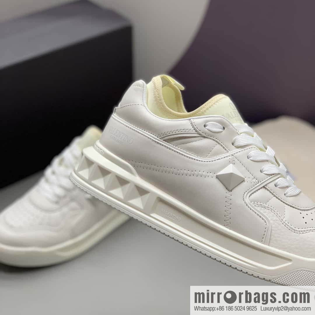 VALENTINO Valentino, cowhide, large rivets VLTN screen-printed logo, couple's low-top sneakers