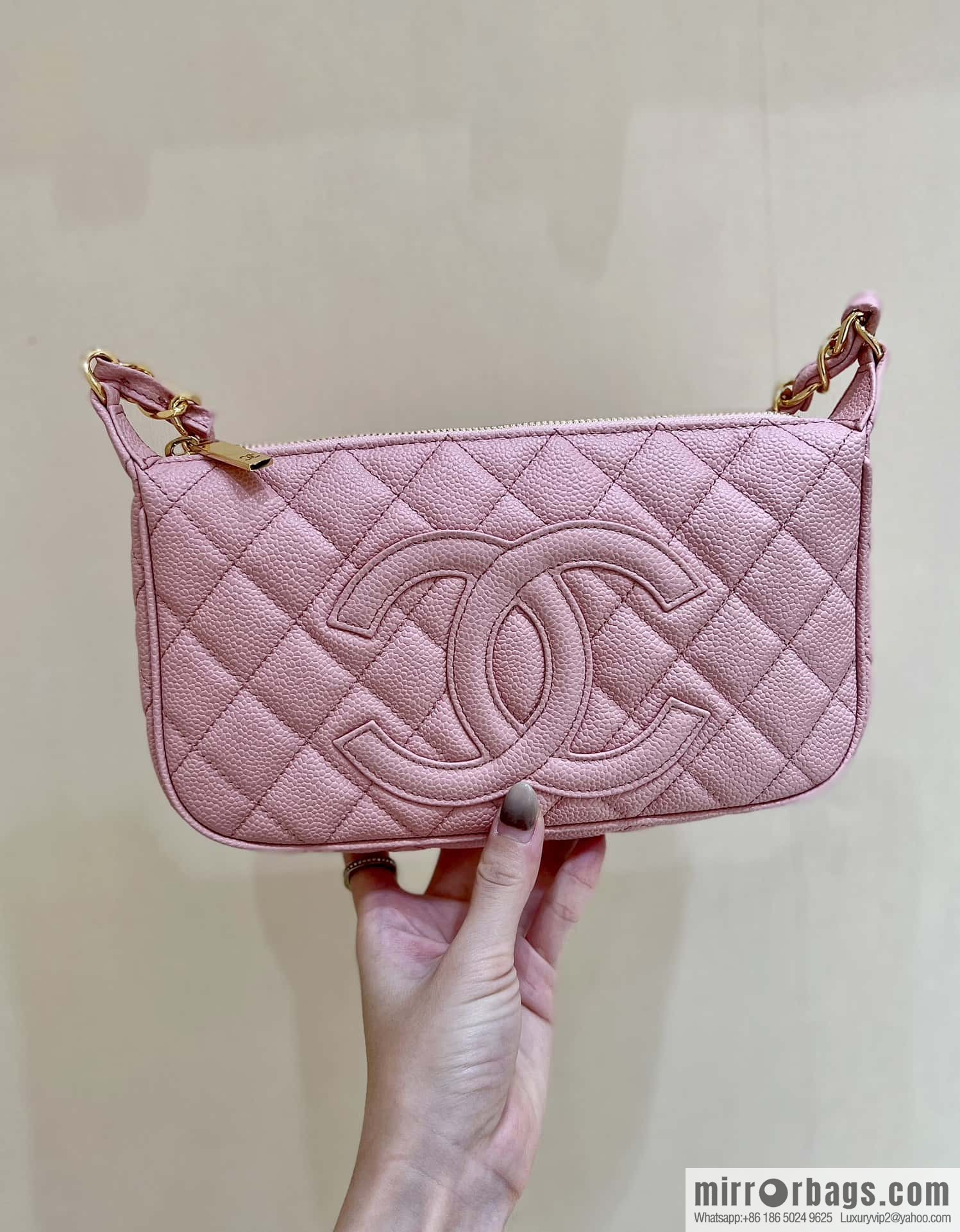CHANEL CNNe same hot medieval armpit bag A50920 pink