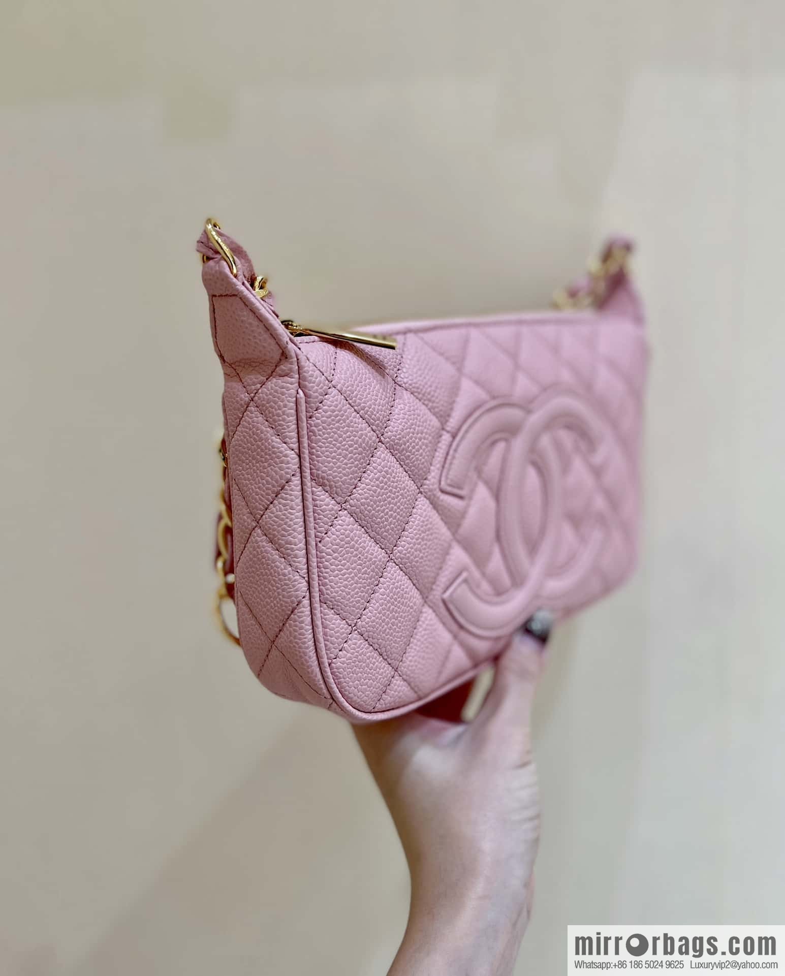 CHANEL CNNe same hot medieval armpit bag A50920 pink