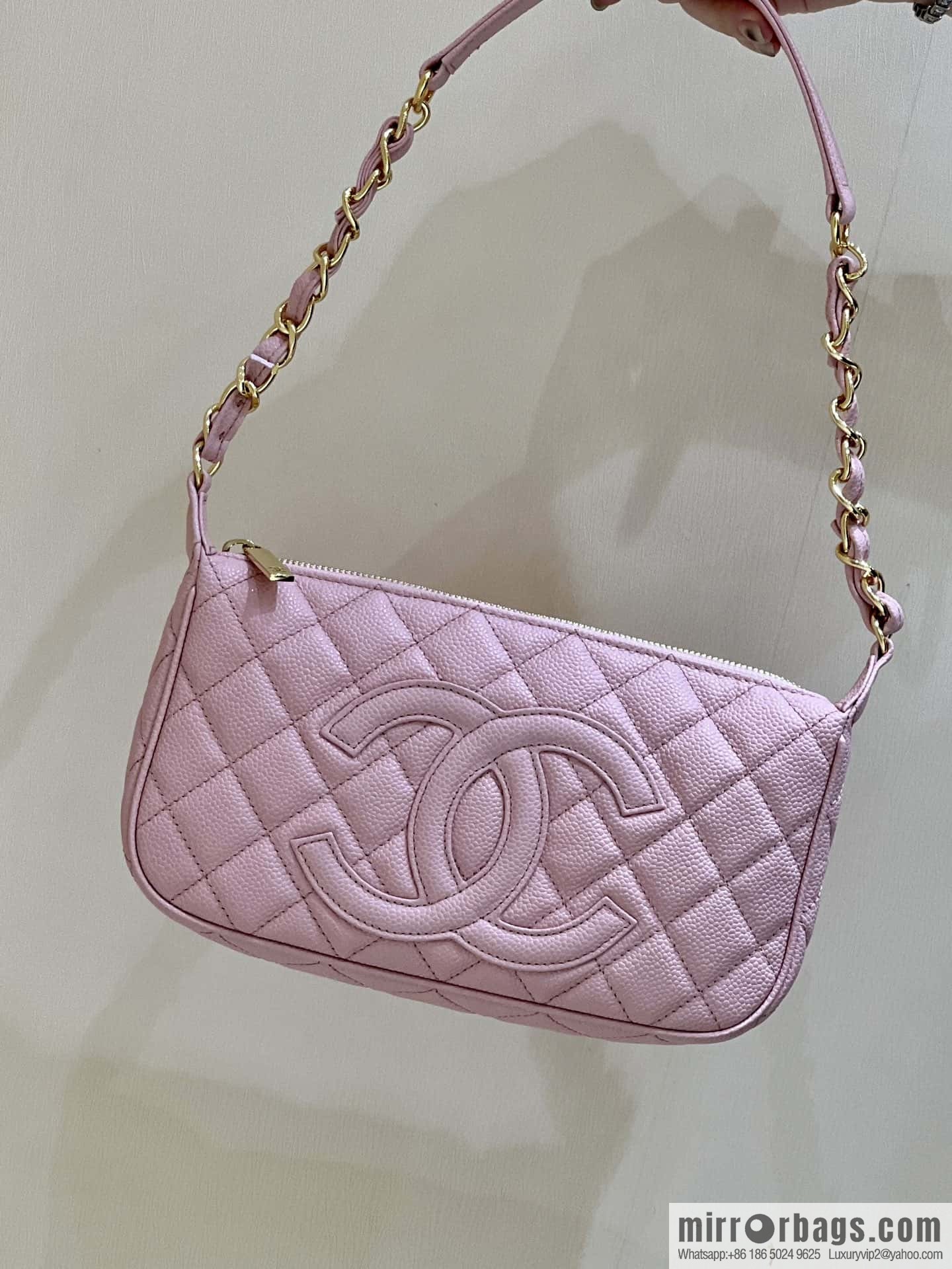 CHANEL CNNe same hot medieval armpit bag A50920 pink