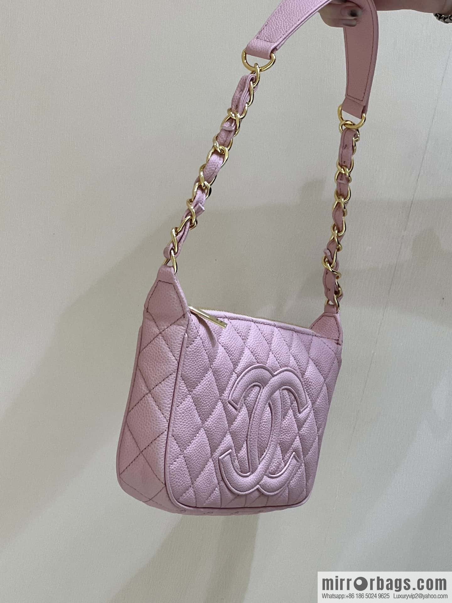 CHANEL CNNe same hot medieval armpit bag A50920 pink