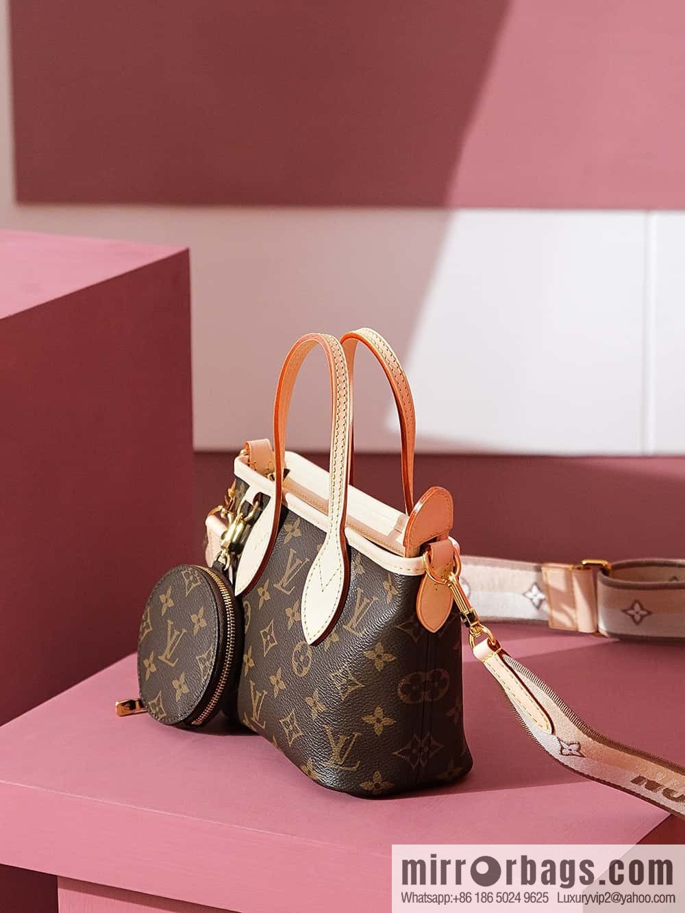LV M46705 Neverfull BB