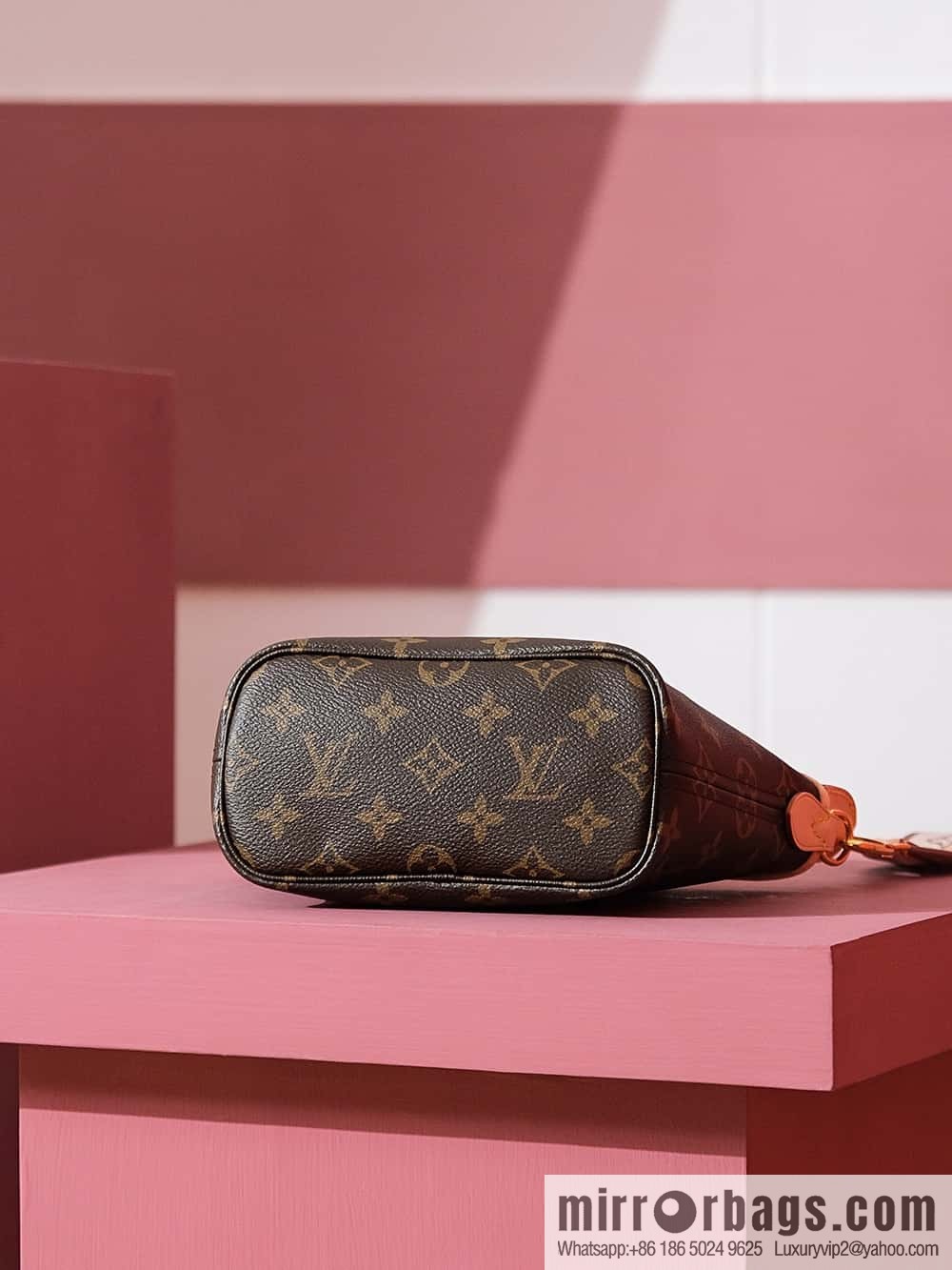 LV M46705 Neverfull BB