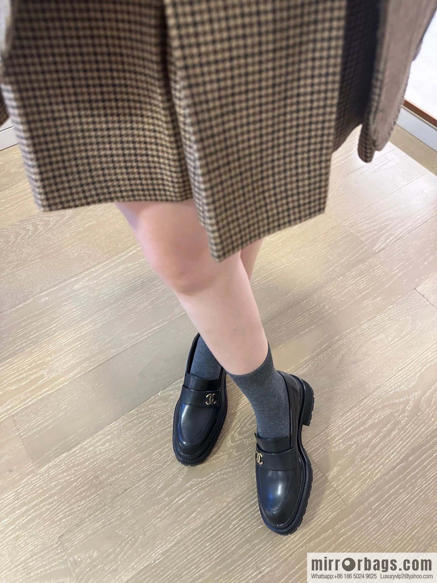 CHANEL Small Fragrant Rhombus Small Gold Button Platform Loafers