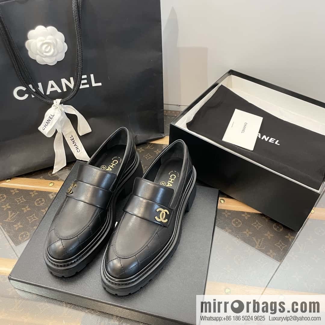 CHANEL Small Fragrant Rhombus Small Gold Button Platform Loafers
