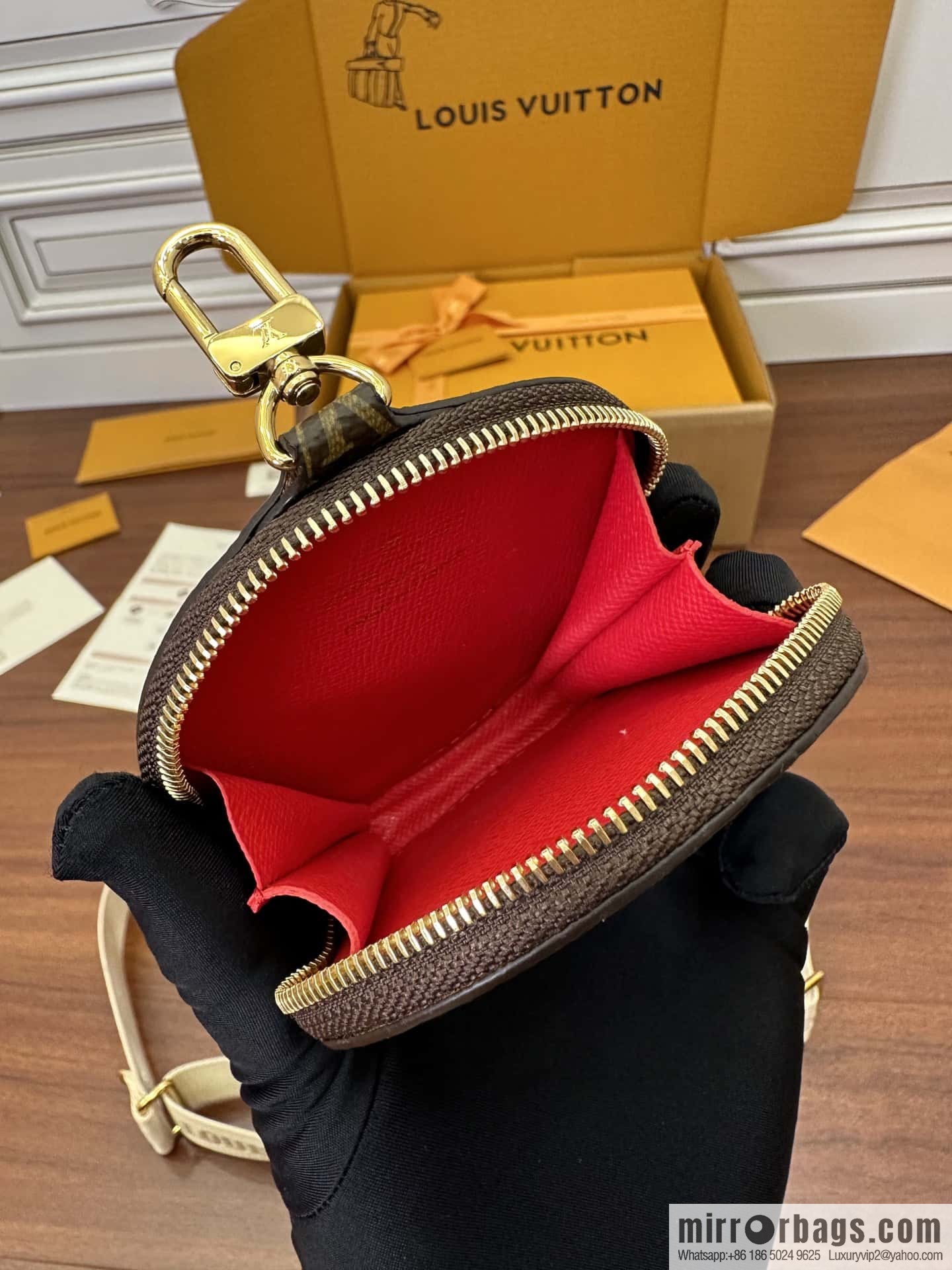 LV OnTheGo East West M46653