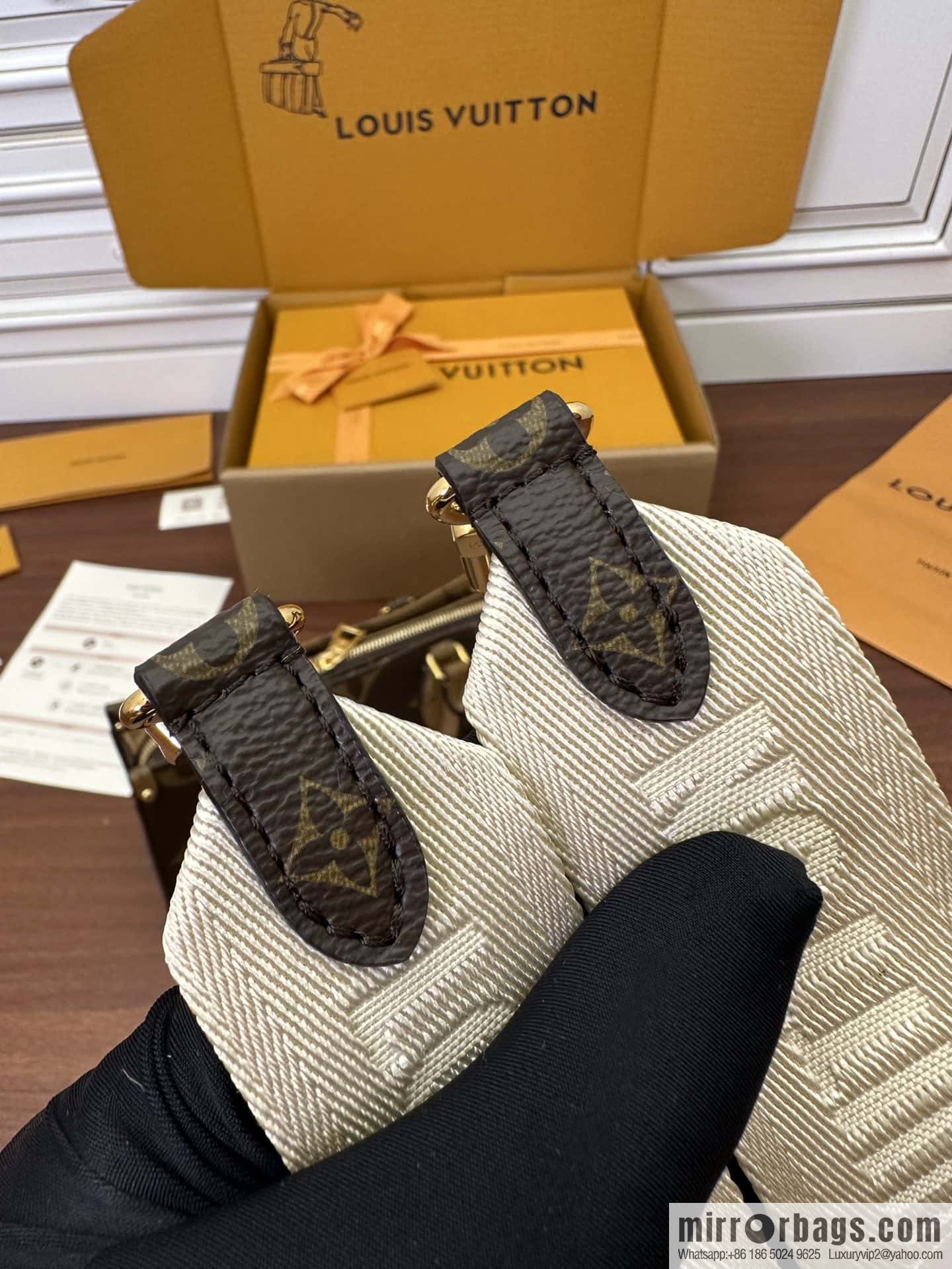 LV OnTheGo East West M46653