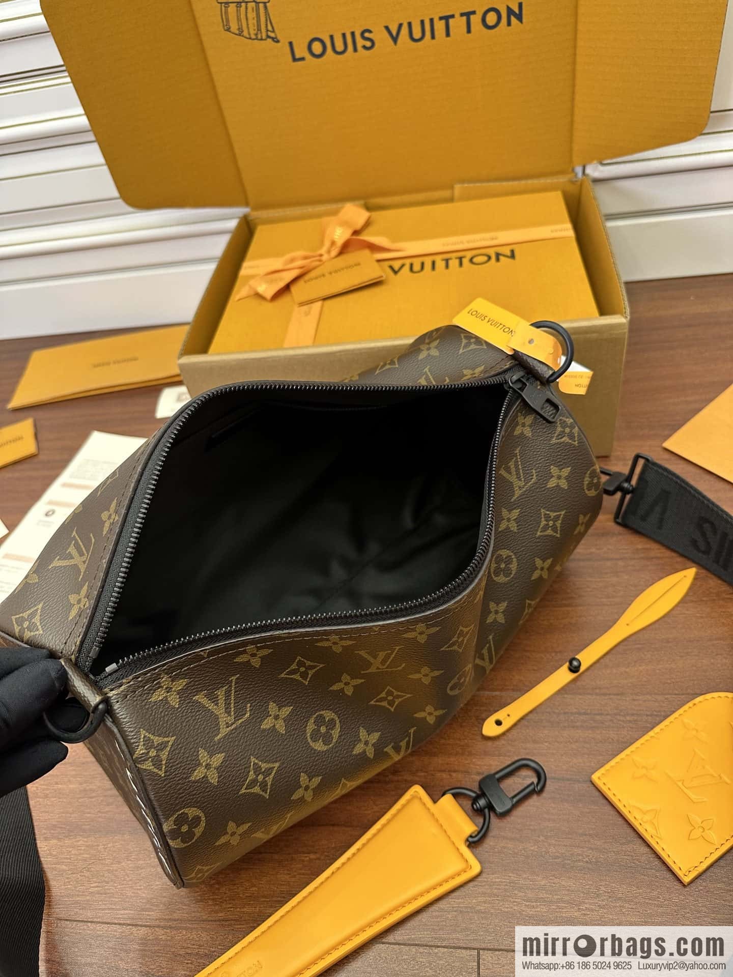 LV M46691 SOFT POLOCHON BAG