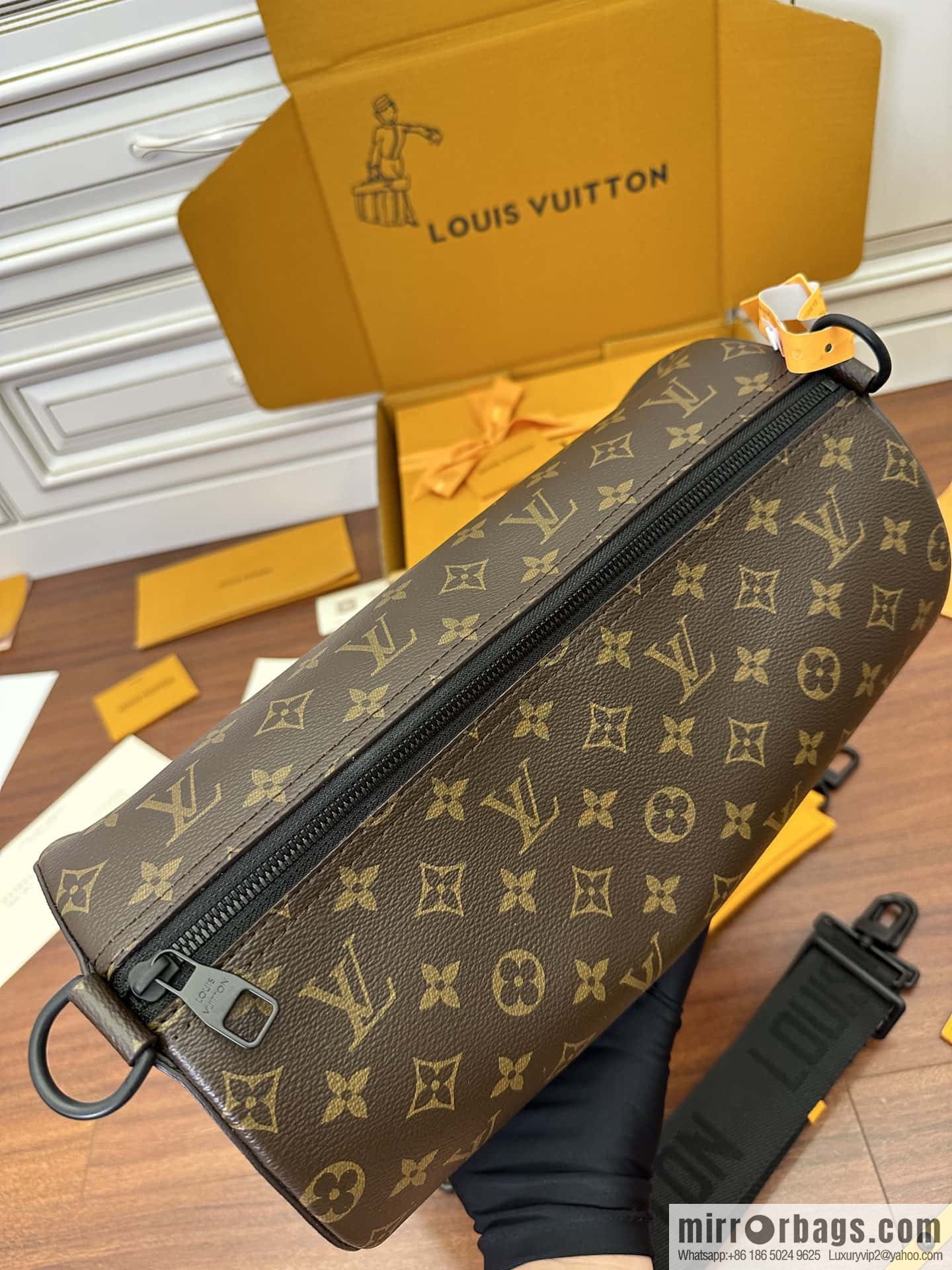 LV M46691 SOFT POLOCHON BAG