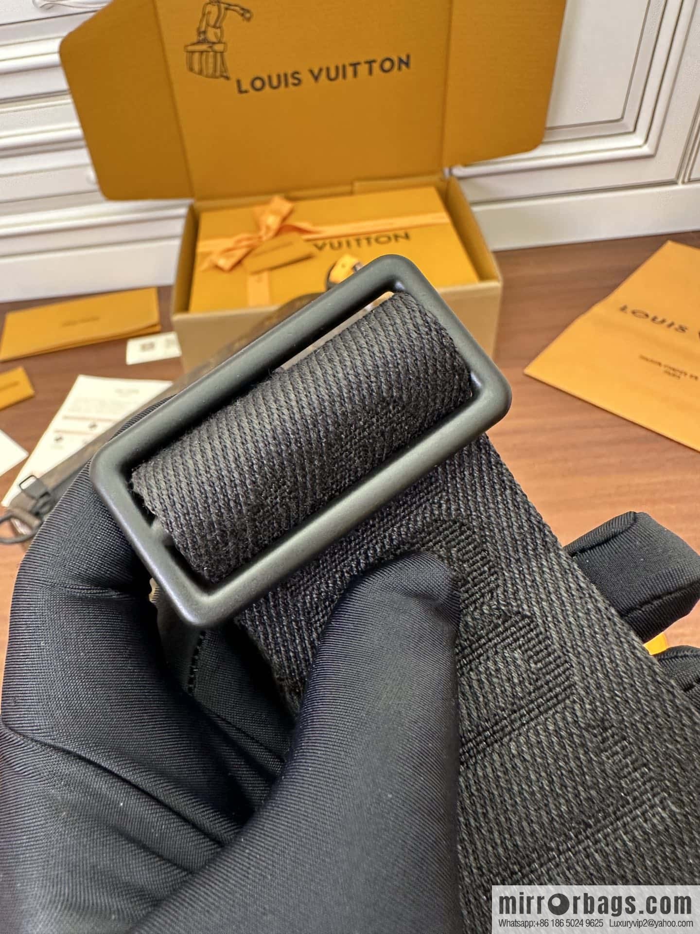 LV M46691 SOFT POLOCHON BAG