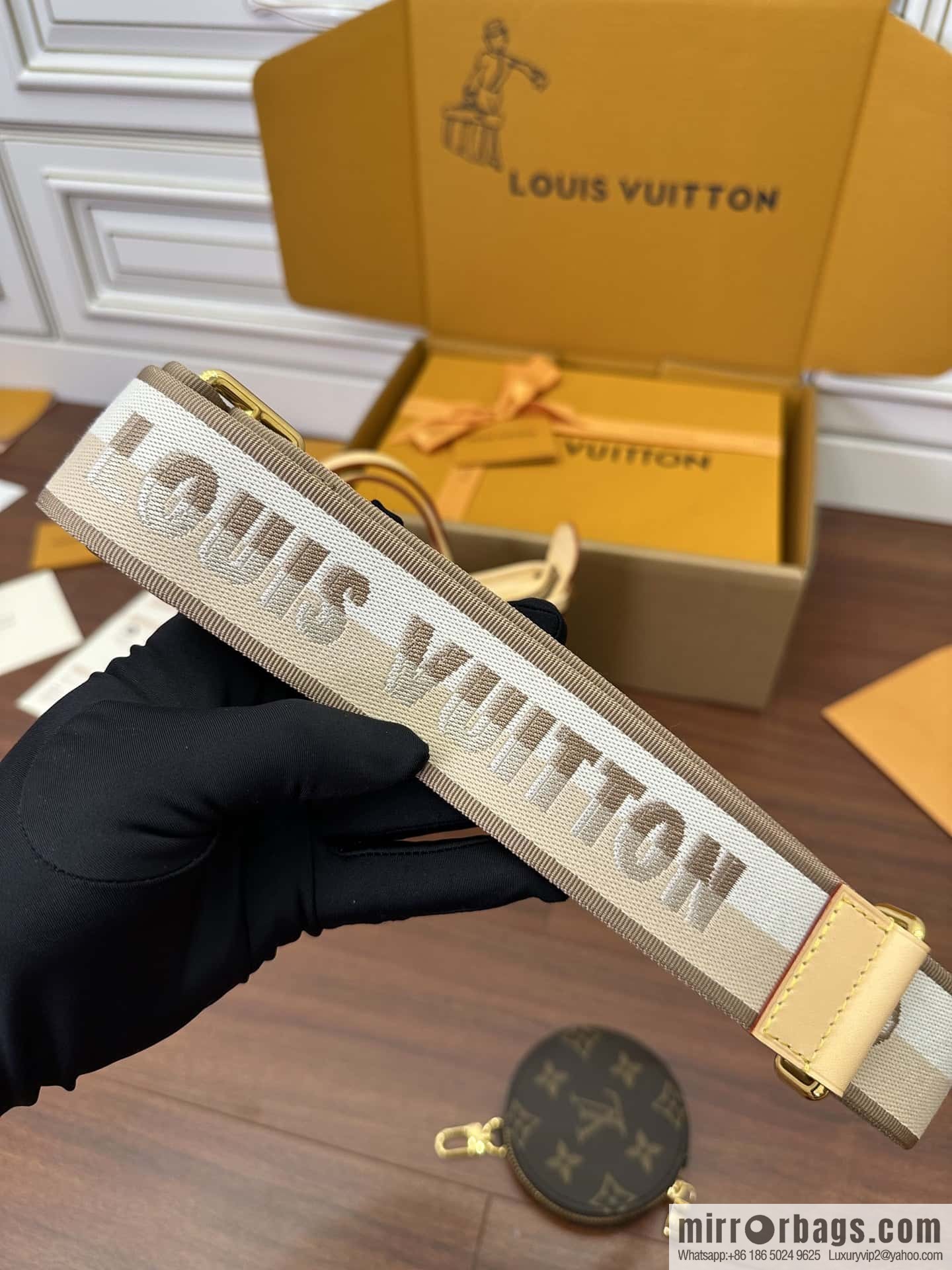 LV M46705 Neverfull BB