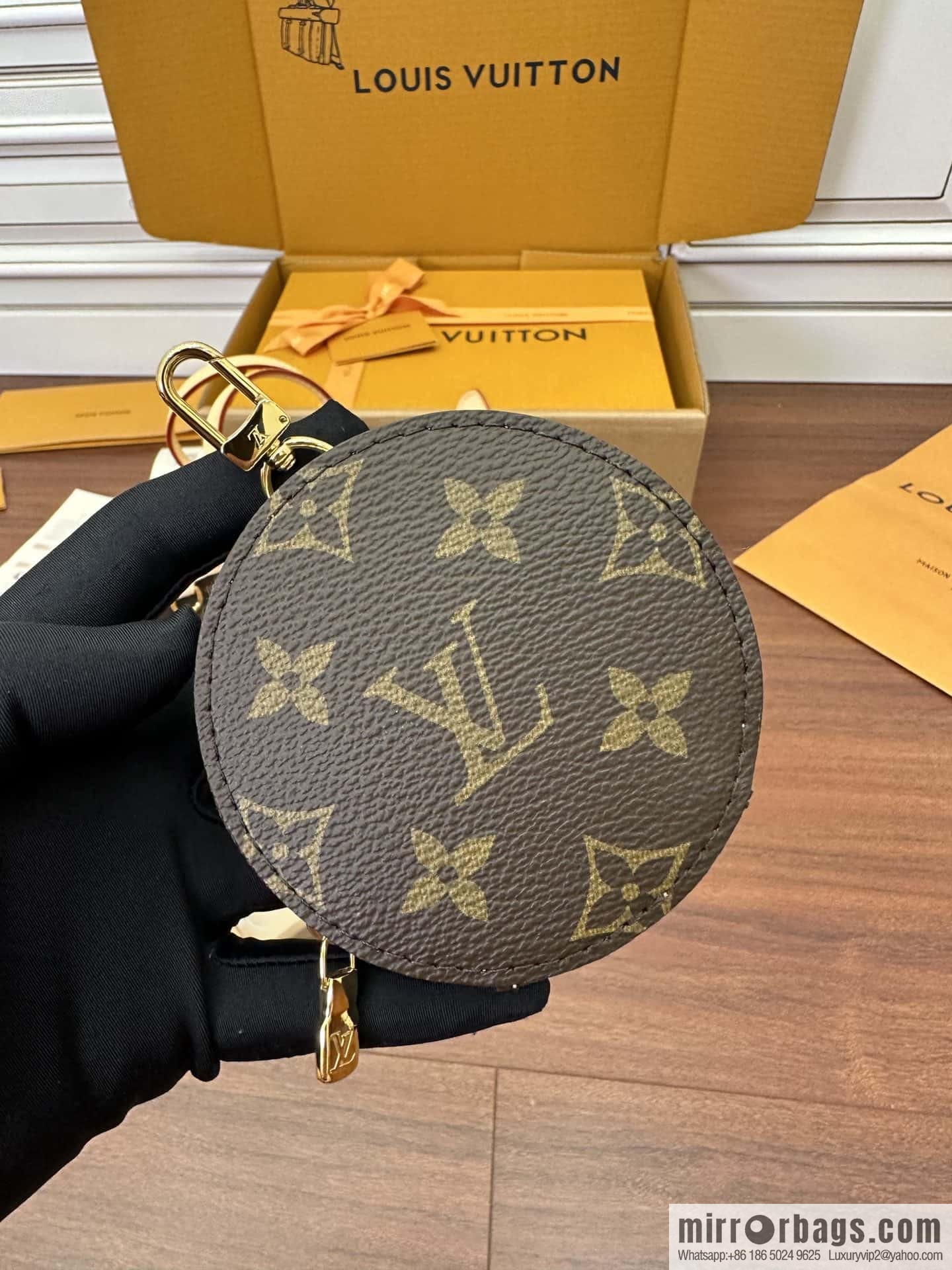 LV M46705 Neverfull BB