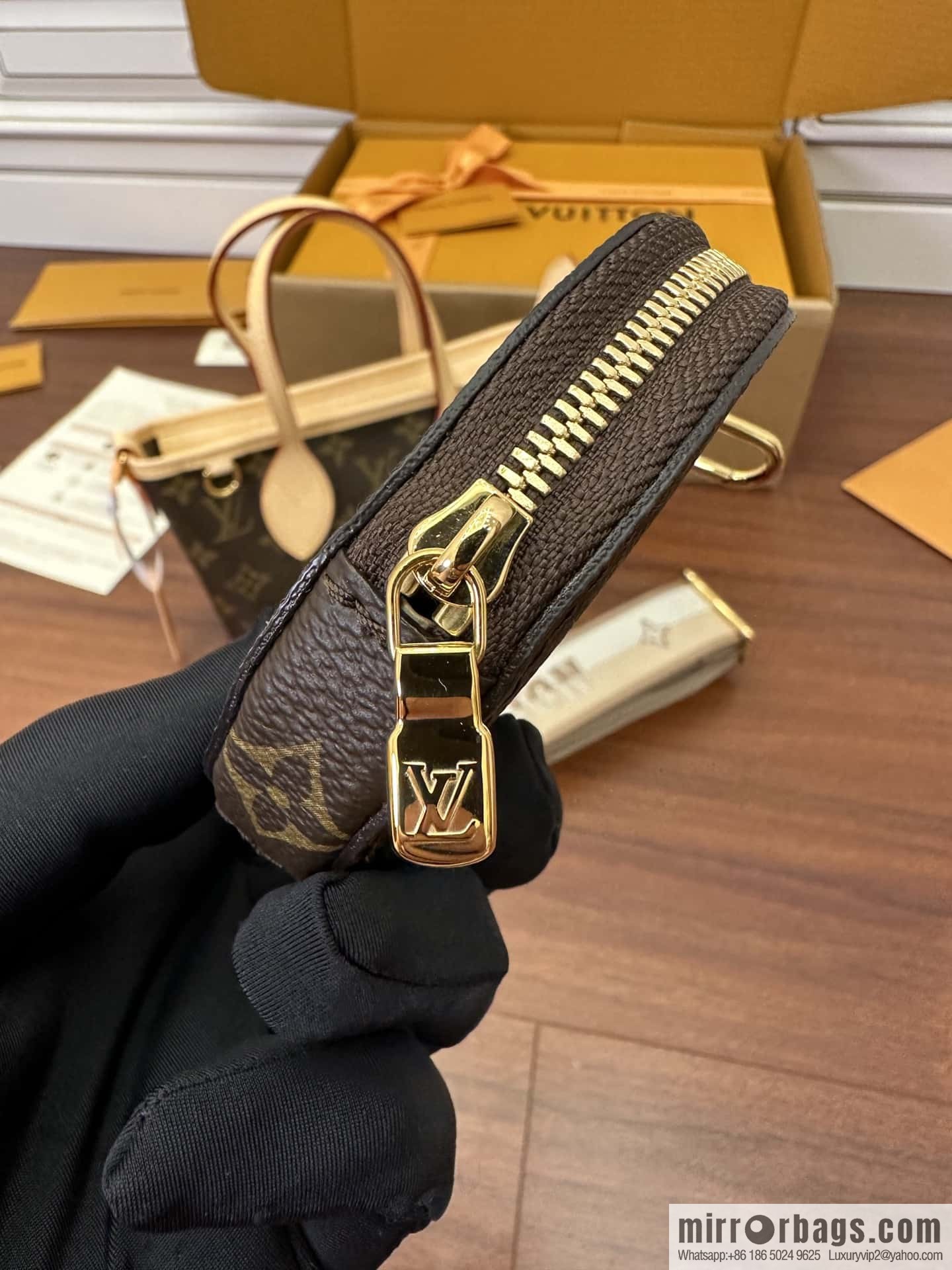 LV M46705 Neverfull BB