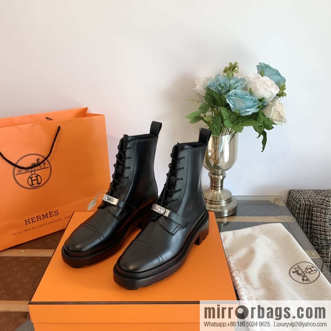 Hermès New Kelly Button Boots for Autumn and Winter