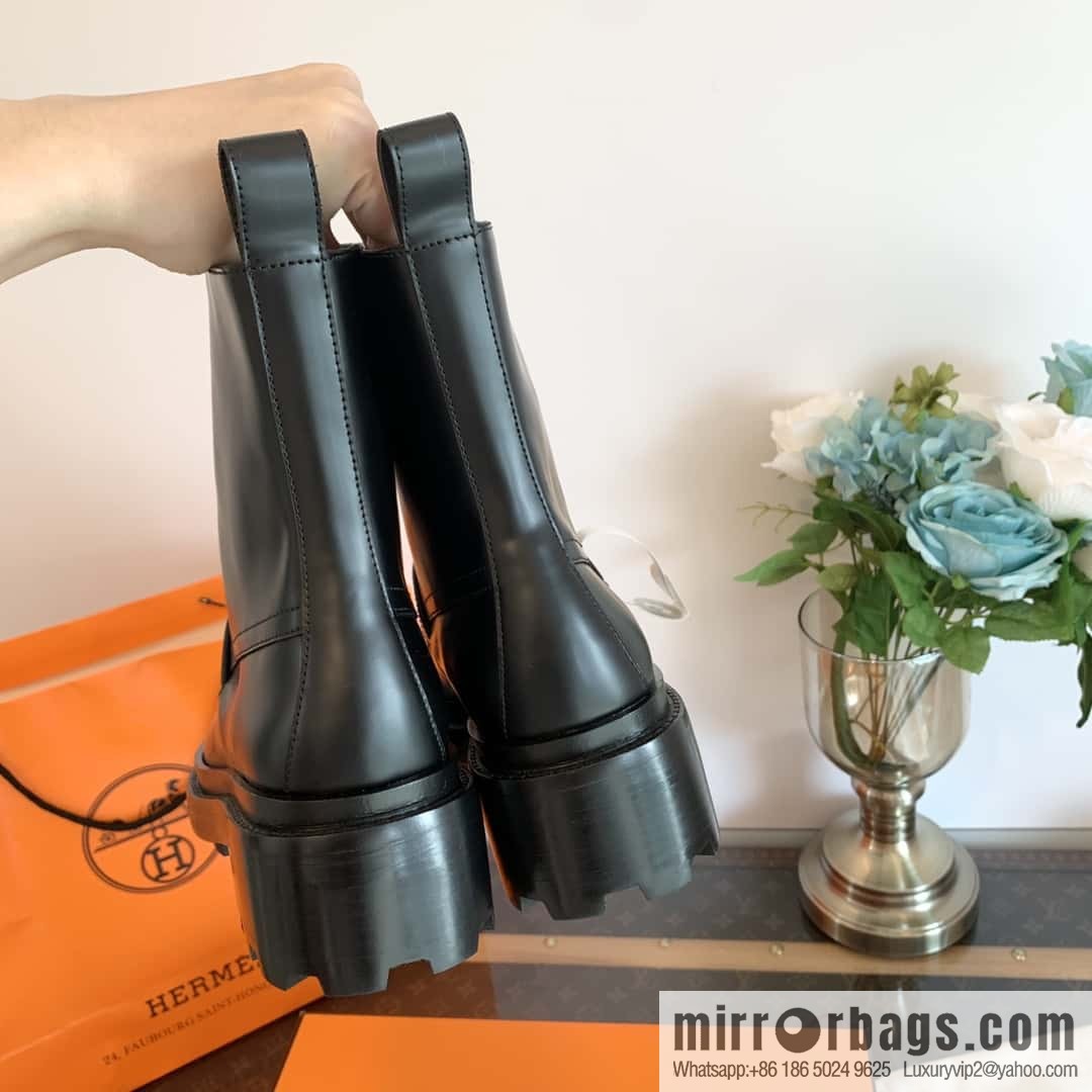 Hermès New Kelly Button Boots for Autumn and Winter
