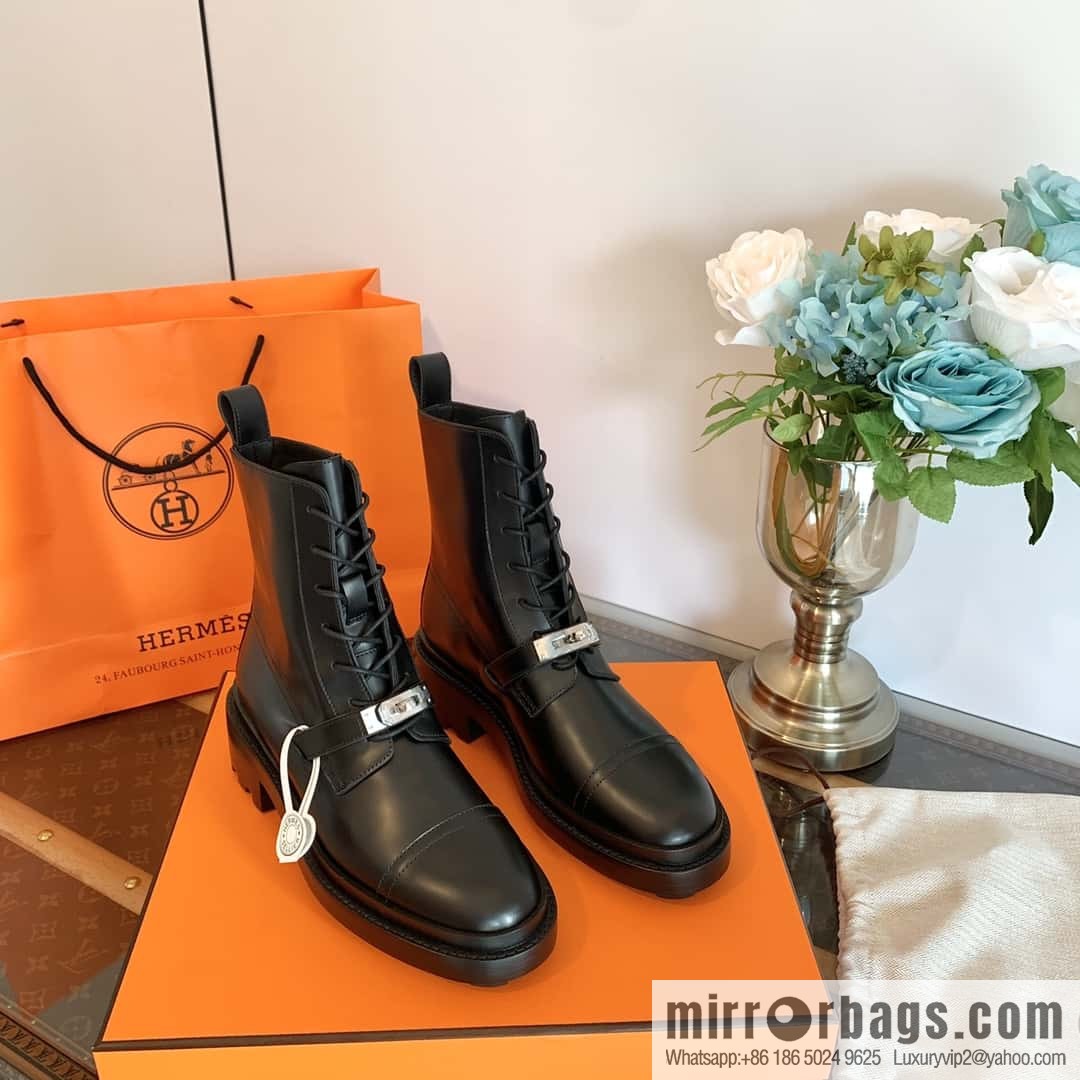 Hermès New Kelly Button Boots for Autumn and Winter