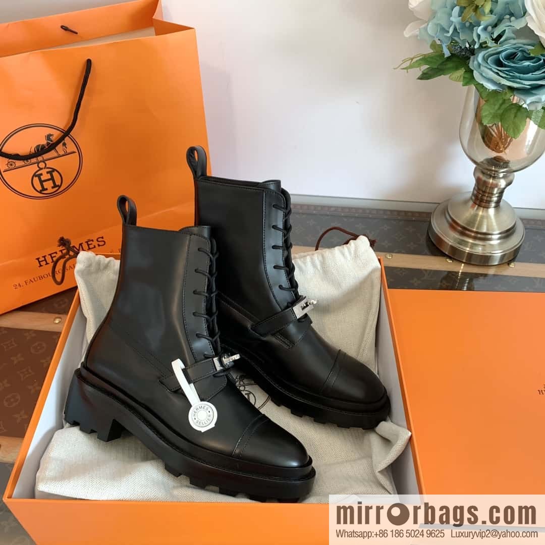 Hermès New Kelly Button Boots for Autumn and Winter