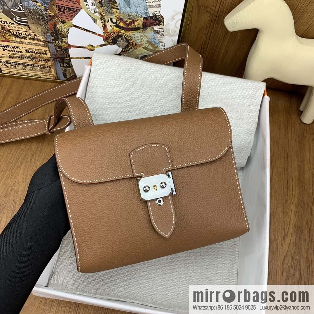 Hermès messenger bag Sac a depeches 21cm togo leather 37 gold brown, silver buckle
