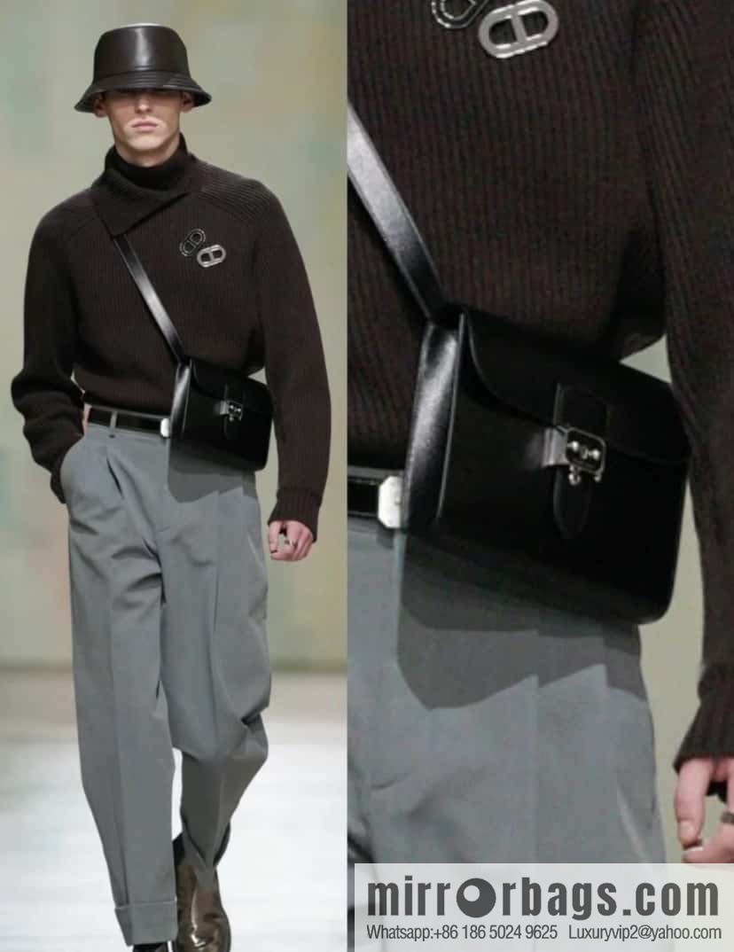 Hermès Messenger Bag Sac a depeches 21cm togo leather black silver buckle