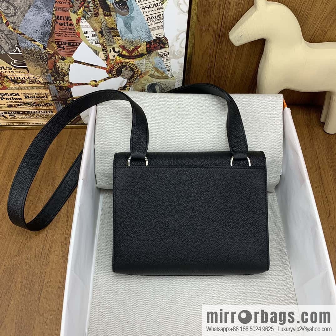 Hermès Messenger Bag Sac a depeches 21cm togo leather black silver buckle