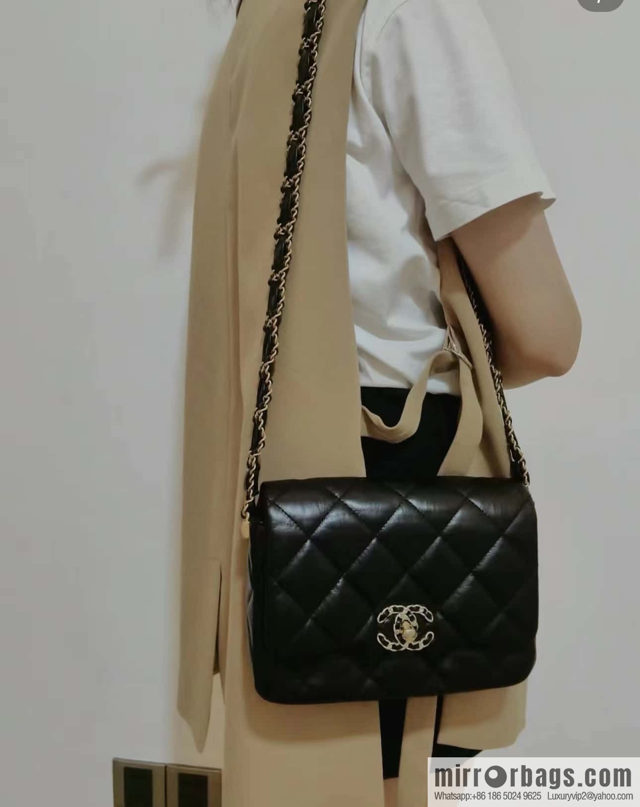 CHANEL 23K Autumn and Winter Series 19 Vintage Tofu Bag AS4423