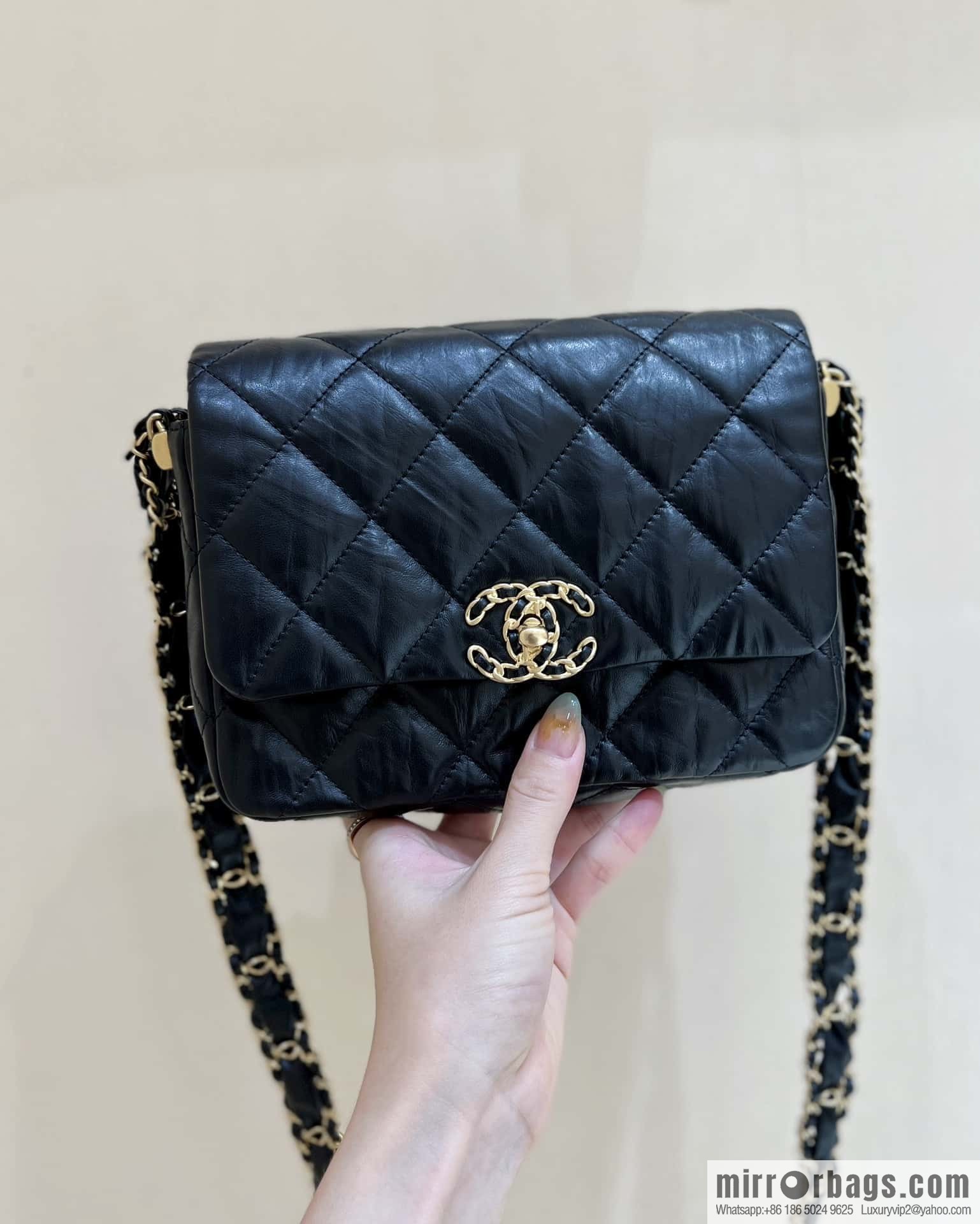 CHANEL 23K Autumn and Winter Series 19 Vintage Tofu Bag AS4423