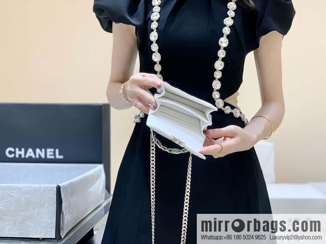 CHANEL 2022cc spring/summer collection, enamel handle small satchel AP2758 white