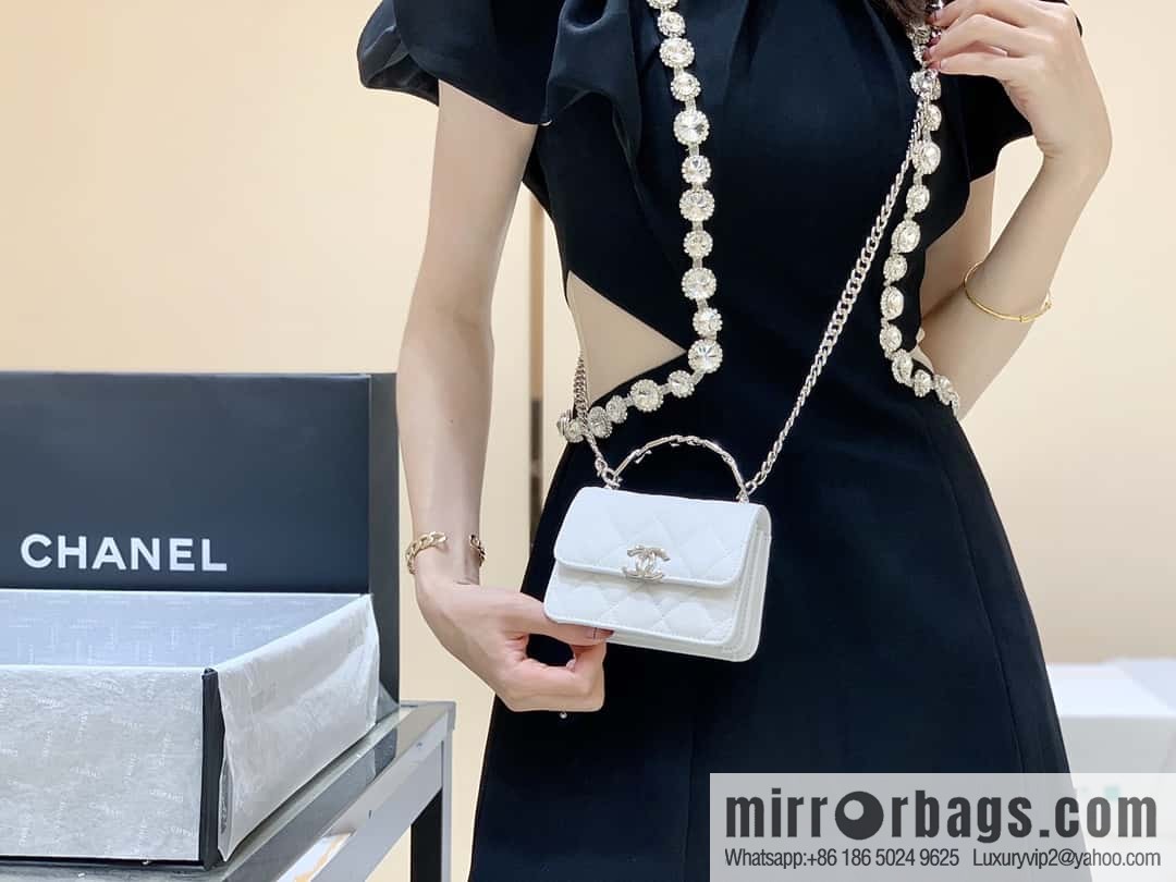 CHANEL 2022cc spring/summer collection, enamel handle small satchel AP2758 white