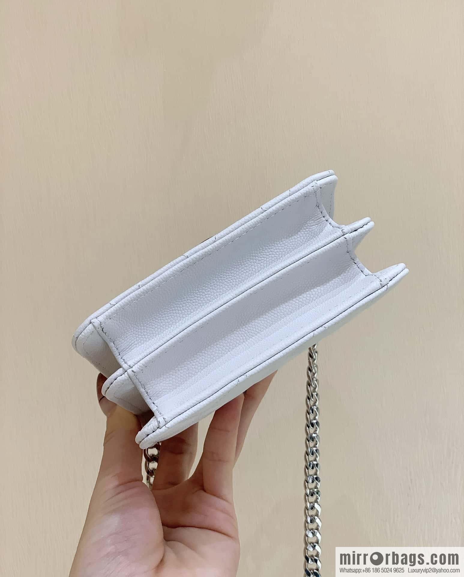 CHANEL 2022cc spring/summer collection, enamel handle small satchel AP2758 white