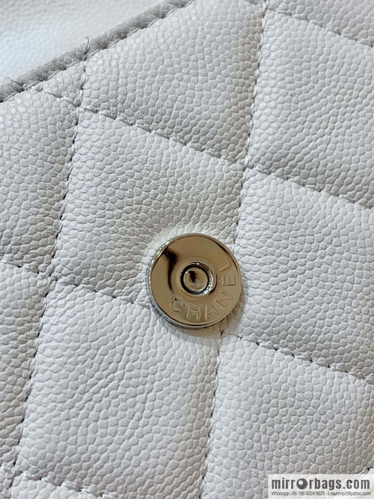 CHANEL 2022cc spring/summer collection, enamel handle small satchel AP2758 white