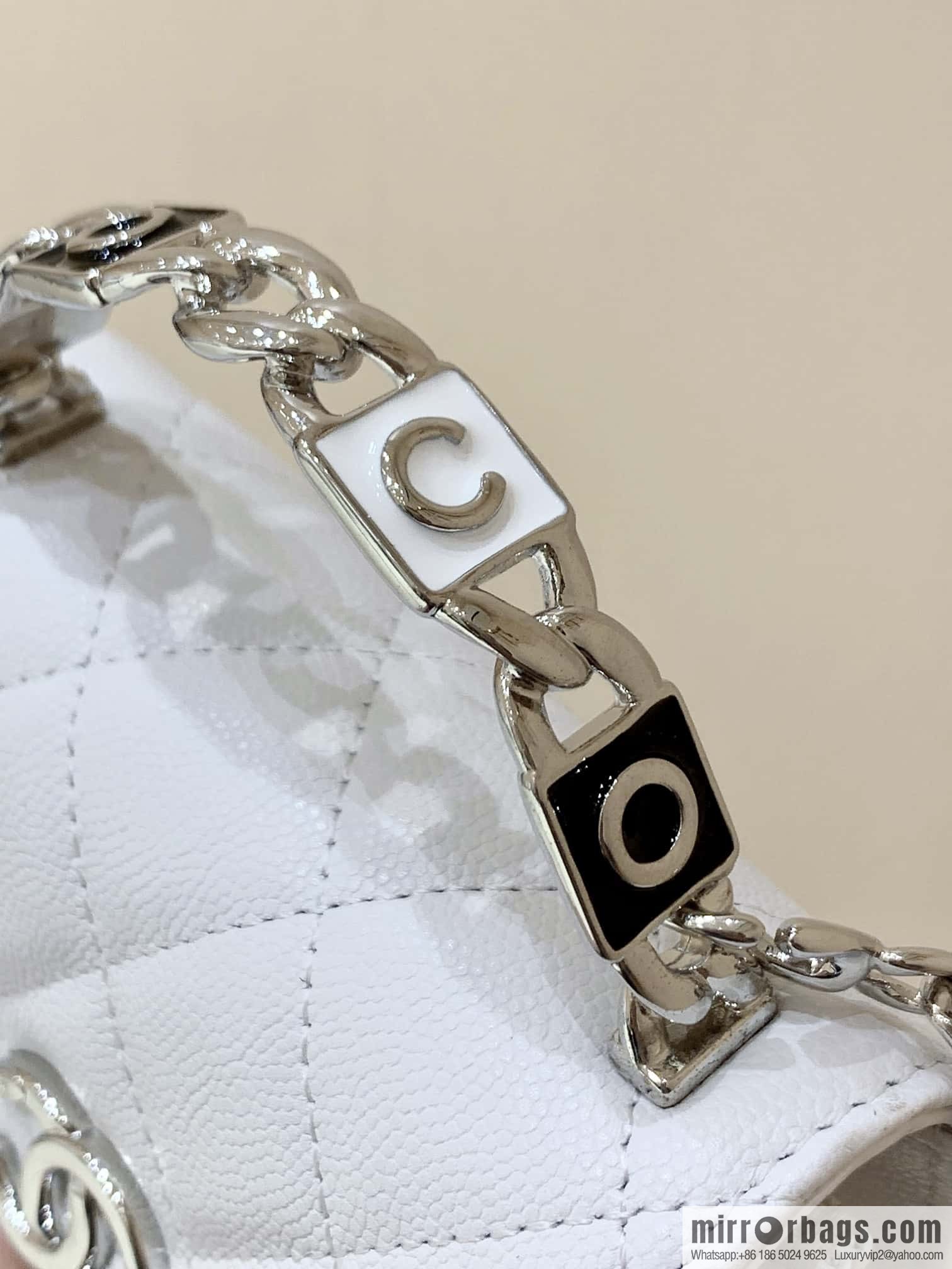 CHANEL 2022cc spring/summer collection, enamel handle small satchel AP2758 white