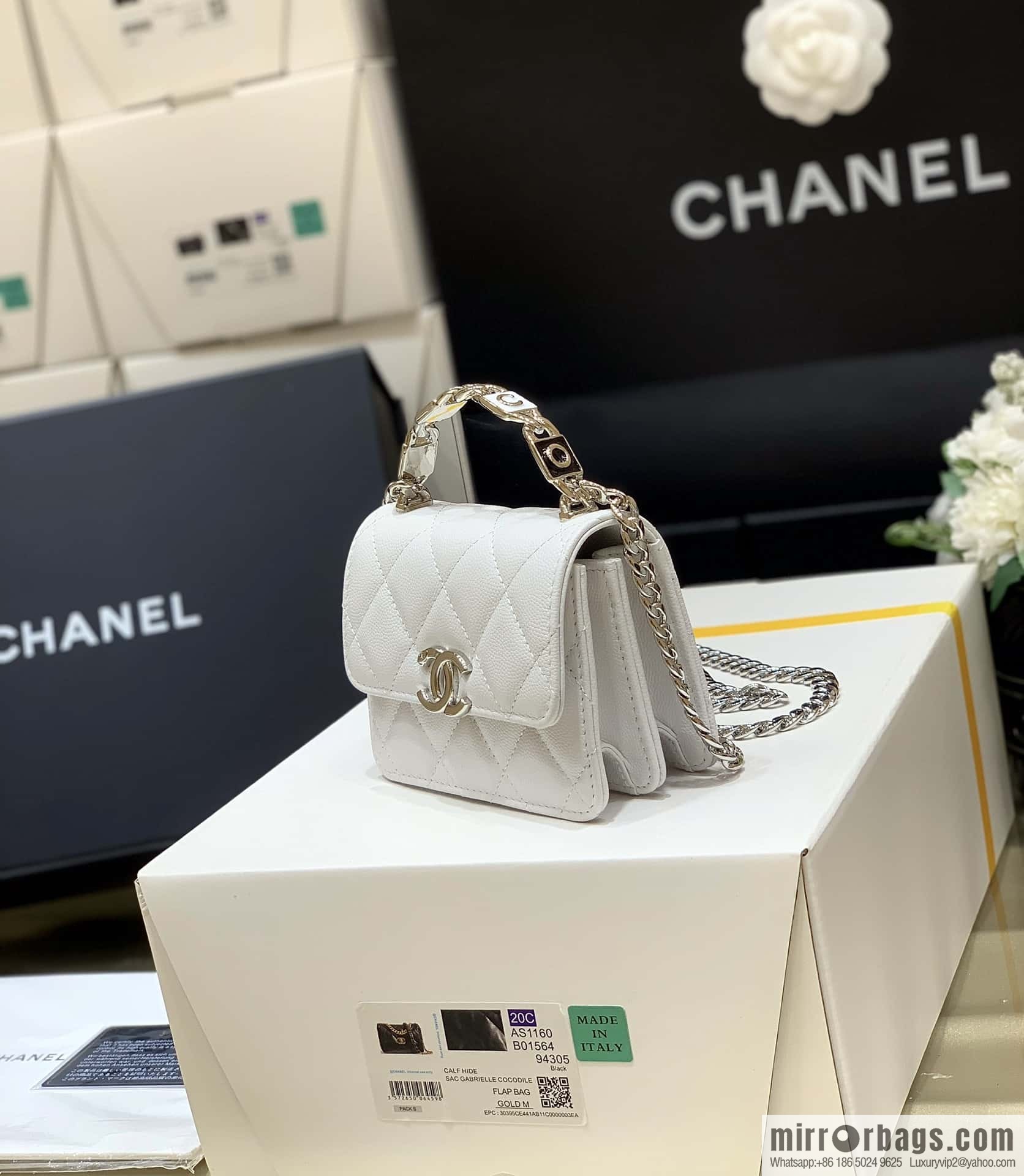 CHANEL 2022cc spring/summer collection, enamel handle small satchel AP2758 white