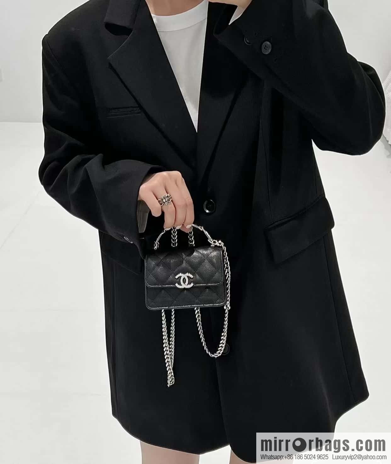 CHANEL 2022cc spring/summer collection, enamel handle small satchel AP2758 black