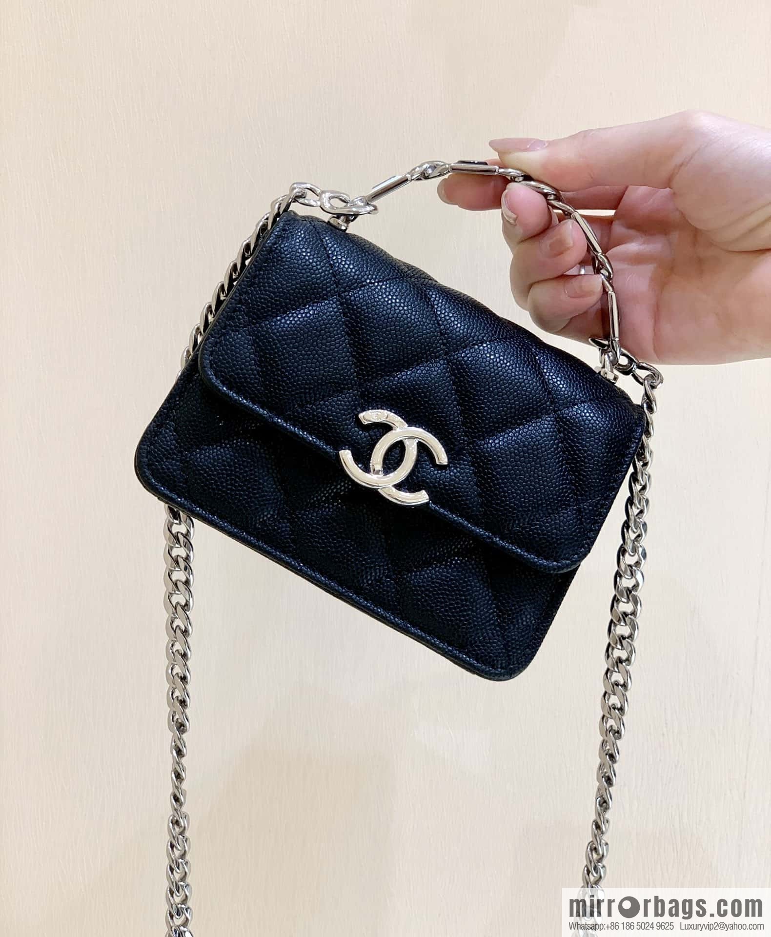 CHANEL 2022cc spring/summer collection, enamel handle small satchel AP2758 black