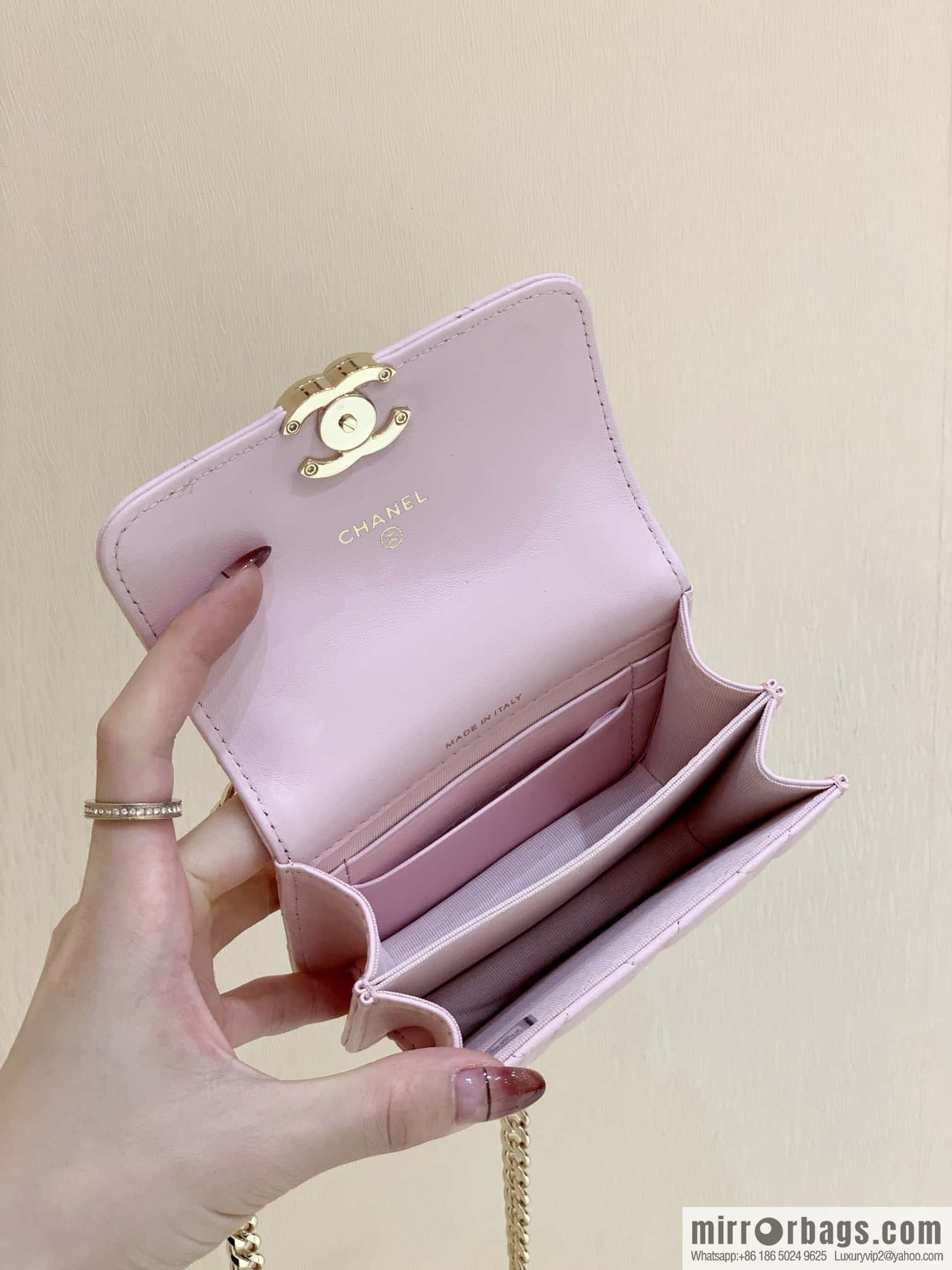 CHANEL 2022cc spring/summer collection, enamel handle small satchel AP2758 pink