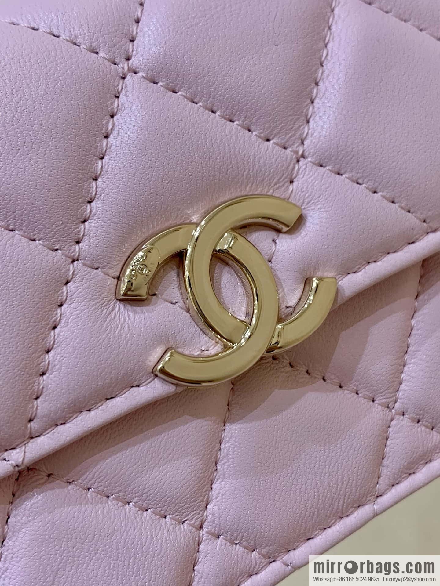 CHANEL 2022cc spring/summer collection, enamel handle small satchel AP2758 pink