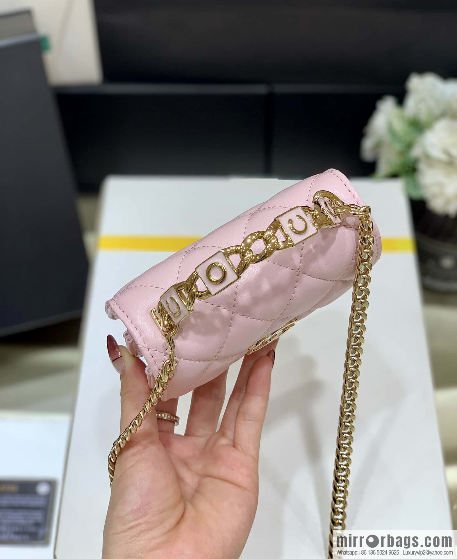 CHANEL 2022cc spring/summer collection, enamel handle small satchel AP2758 pink
