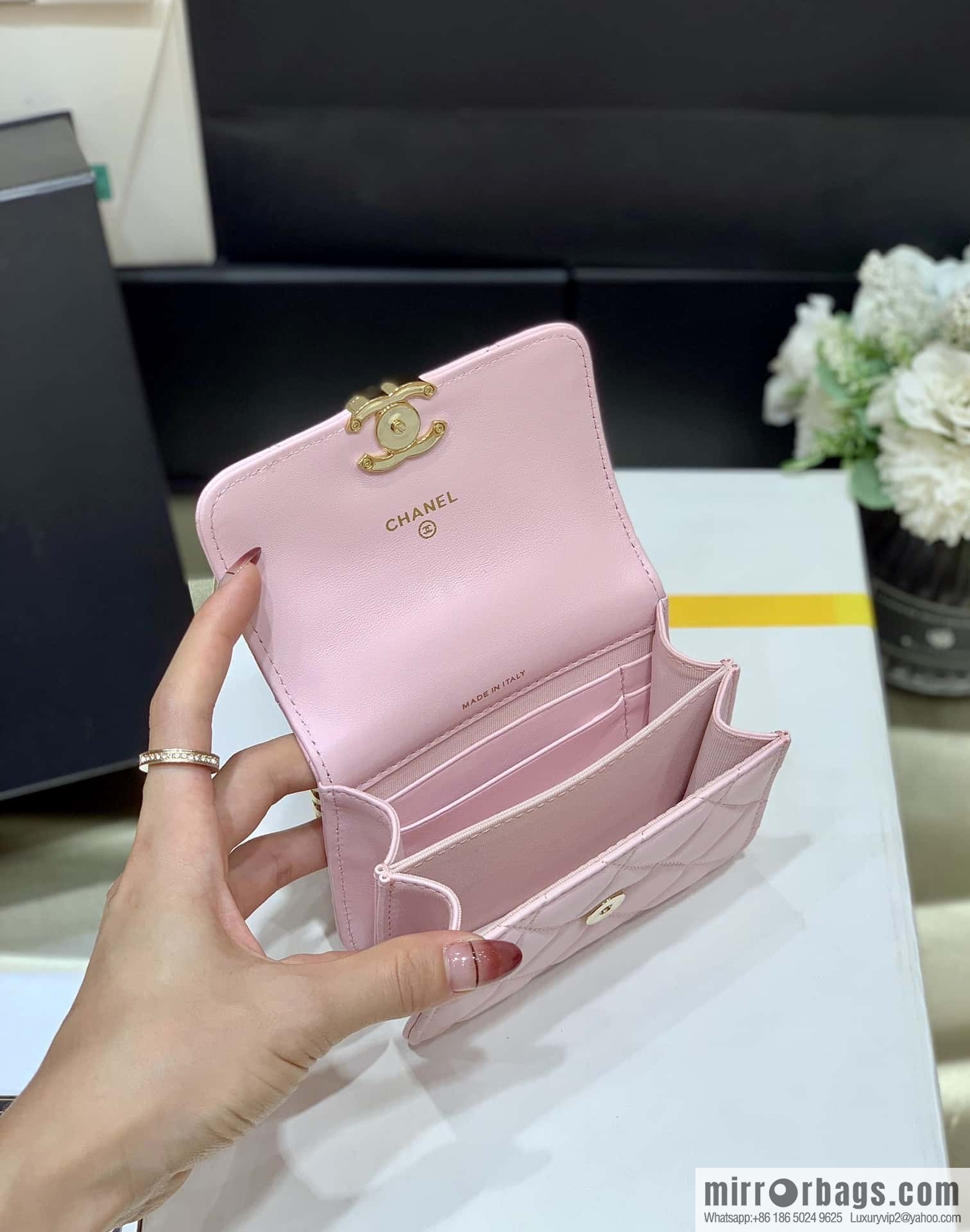 CHANEL 2022cc spring/summer collection, enamel handle small satchel AP2758 pink