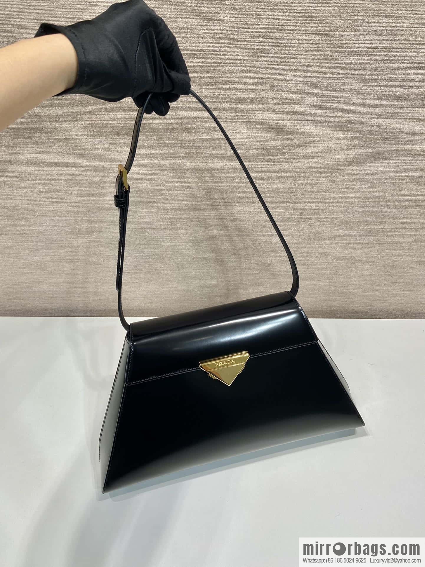 PRADA imported glossy calfskin shoulder bag 1BD342 black