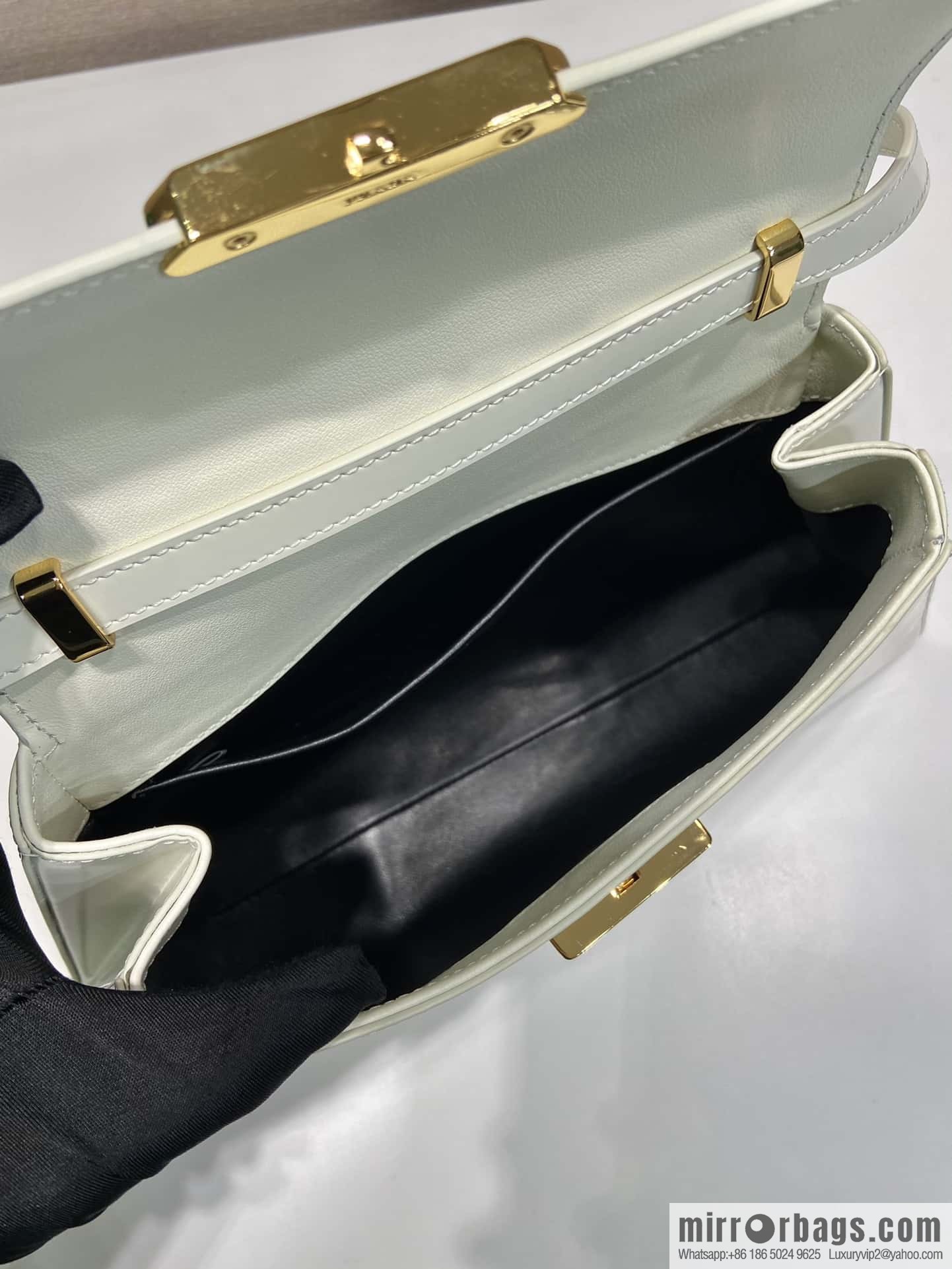 PRADA imported glossy calfskin shoulder bag 1BD342 white