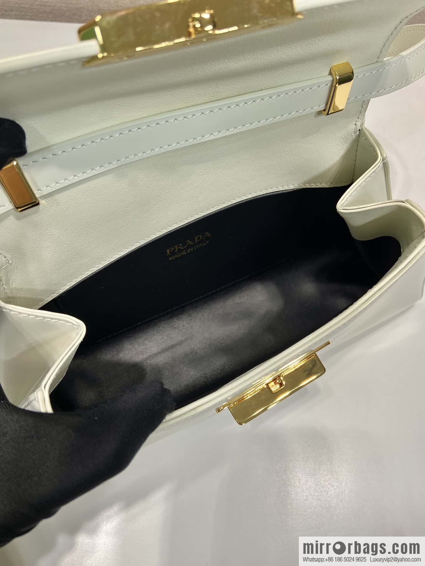 PRADA imported glossy calfskin shoulder bag 1BD343 white