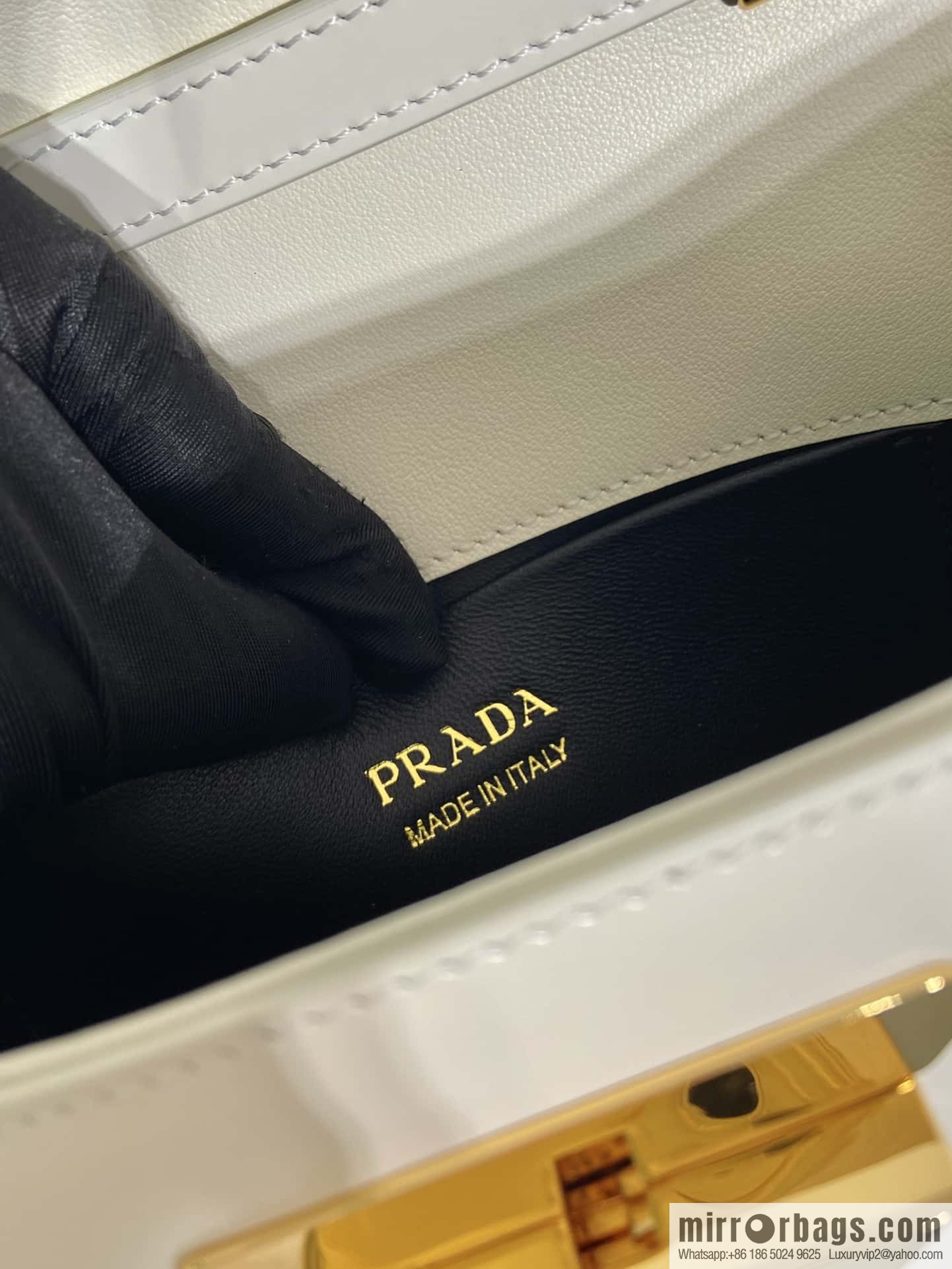 PRADA imported glossy calfskin shoulder bag 1BD343 white
