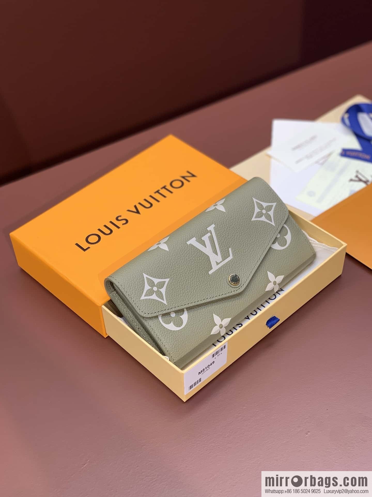 LV M81049 Sarah Wallet